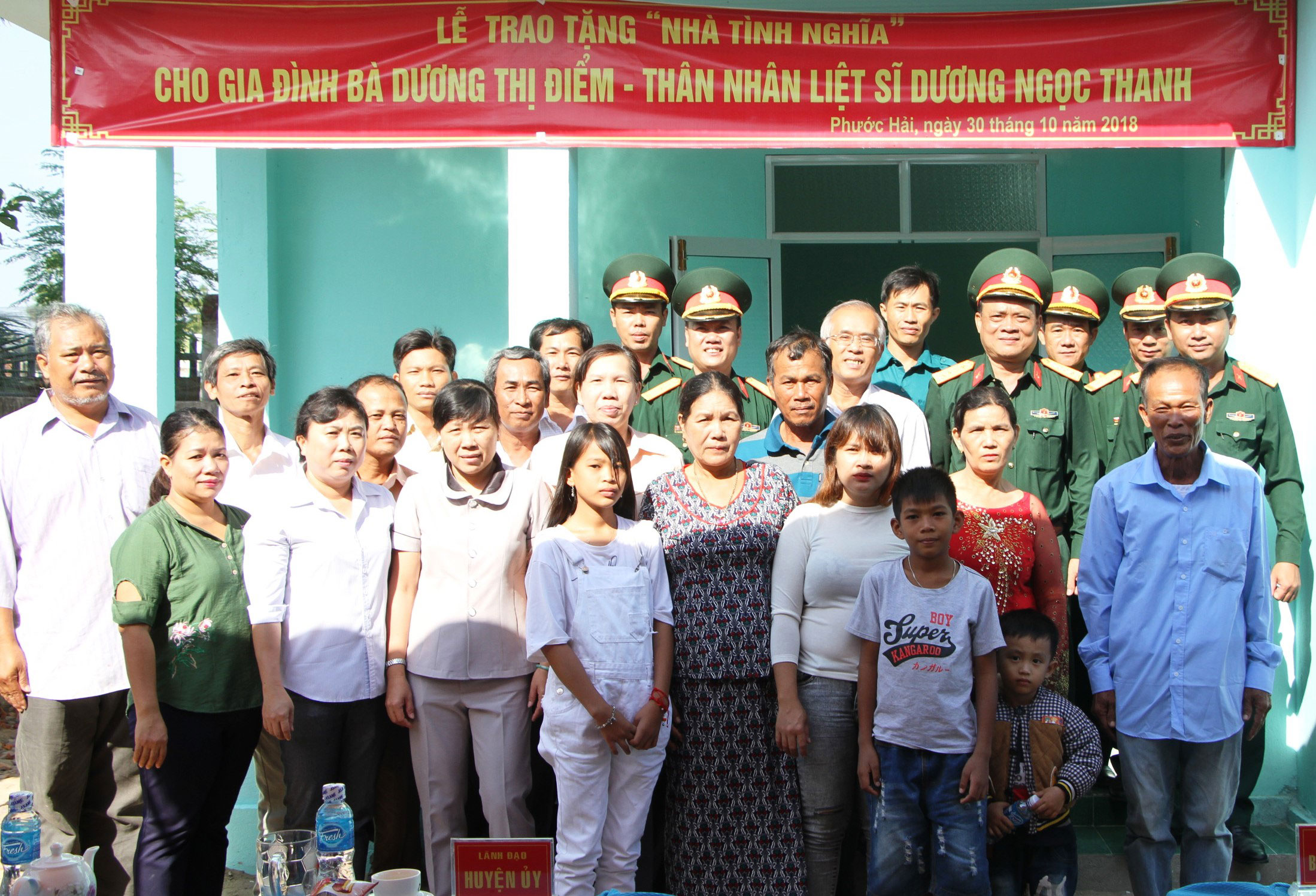 Bộ CHQS tỉnh Ninh Thuận trao nhà tình nghĩa tặng thân nhân liệt sĩ